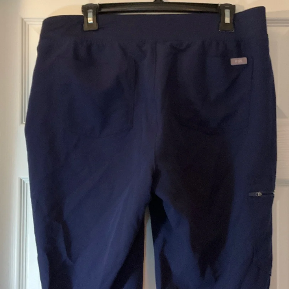 Figs Womens Scrub Top and Pants in Navy Blue with Gray Drawstring - Picture 5 of 7